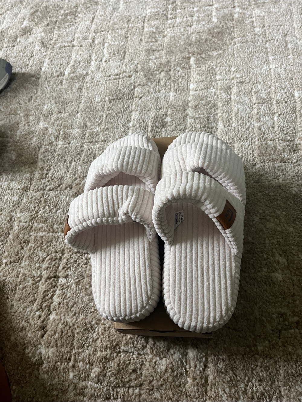 Longbay Beige Slippers size 7-8